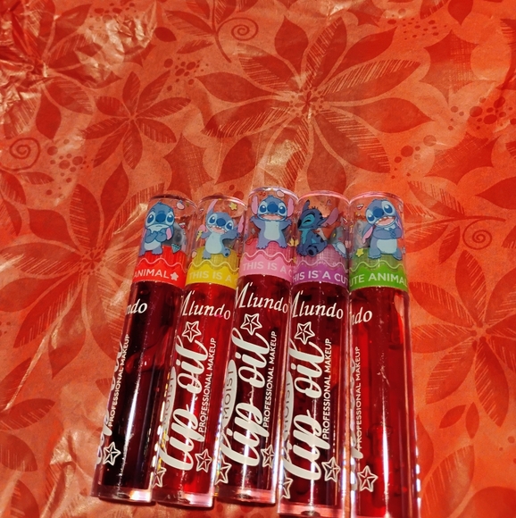 Makeup - Picture 3 of 3